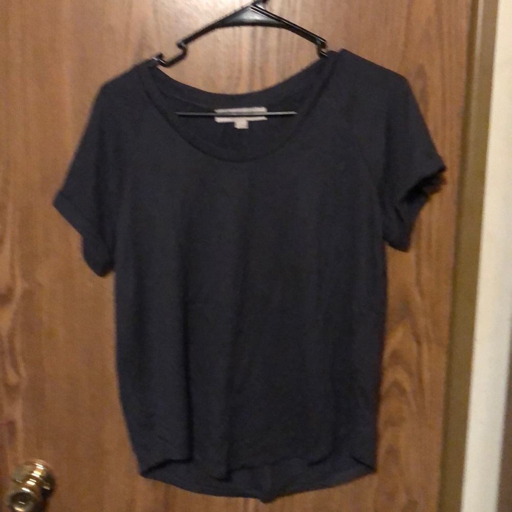 Grey tee shirt